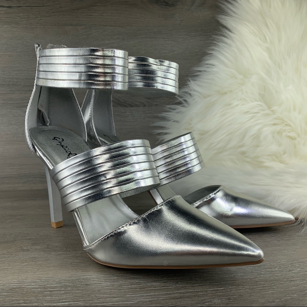 Qupid Pointy Toe Stiletto Heels Size 8
